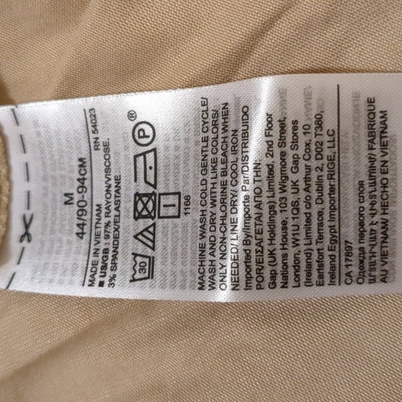 NWT Banana republic sleeveless wrap around look blouse beige top size M - Picture 12 of 13